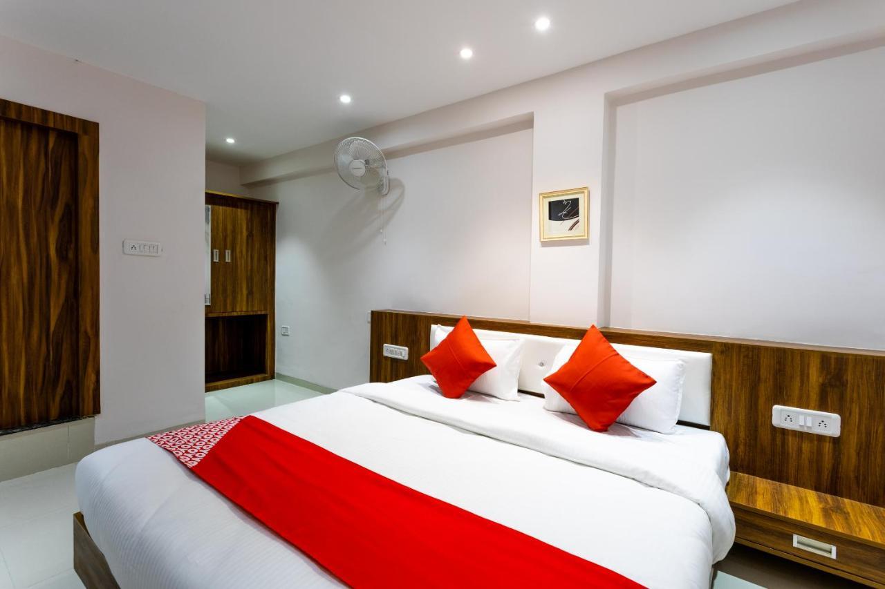 Oyo 29585 The Cliff Hotel Indore Exterior foto