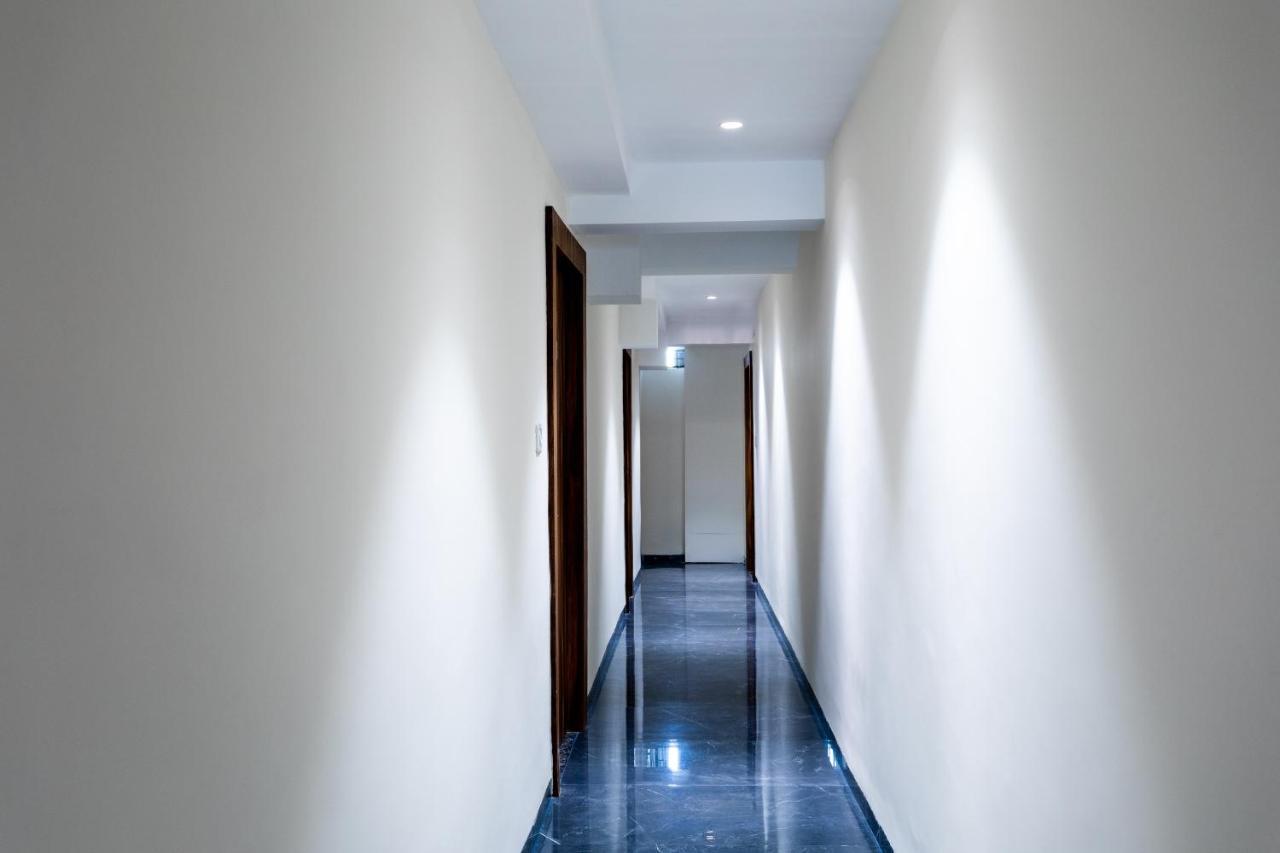 Oyo 29585 The Cliff Hotel Indore Exterior foto